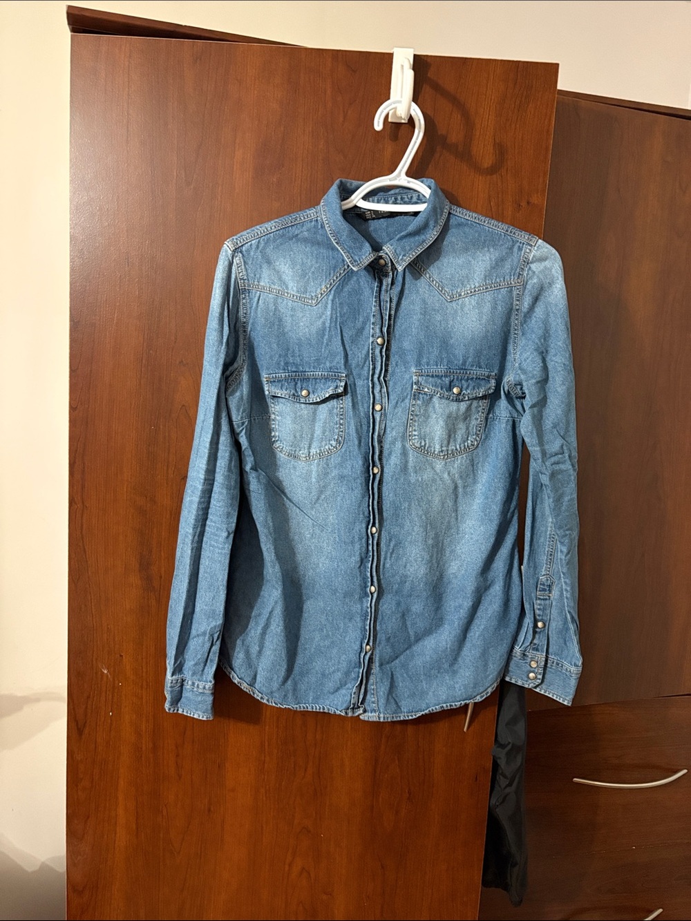 Classic Denim Button-Up Shirt - Light Blue
Zara size small